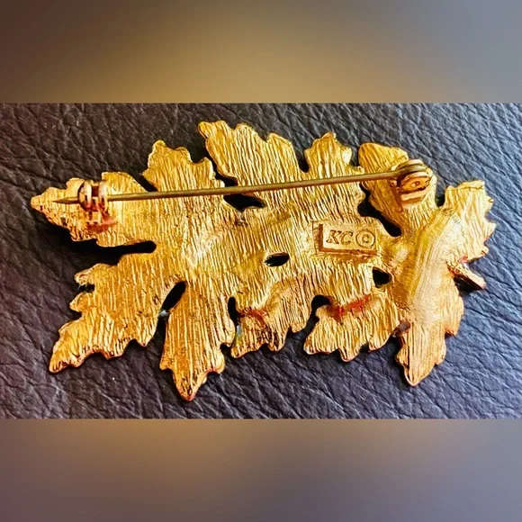 Kenneth Cole - Signed KC: Vintage Maple Leaf Brooch - 2” SUPER RARE! - Picture 3 of 3
